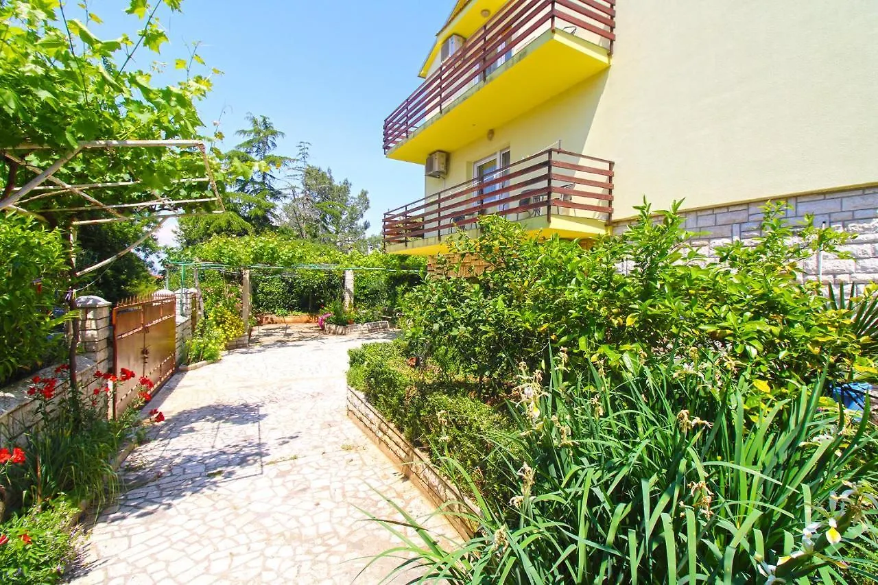 Apartments Marija 1198 Banjole 0*,  Croatia