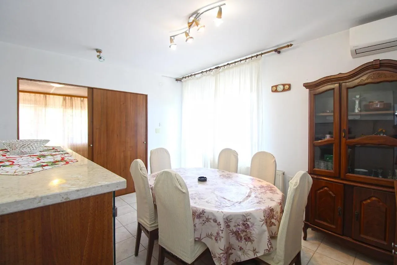 Apartments Marija 1198 Banjole Croatia