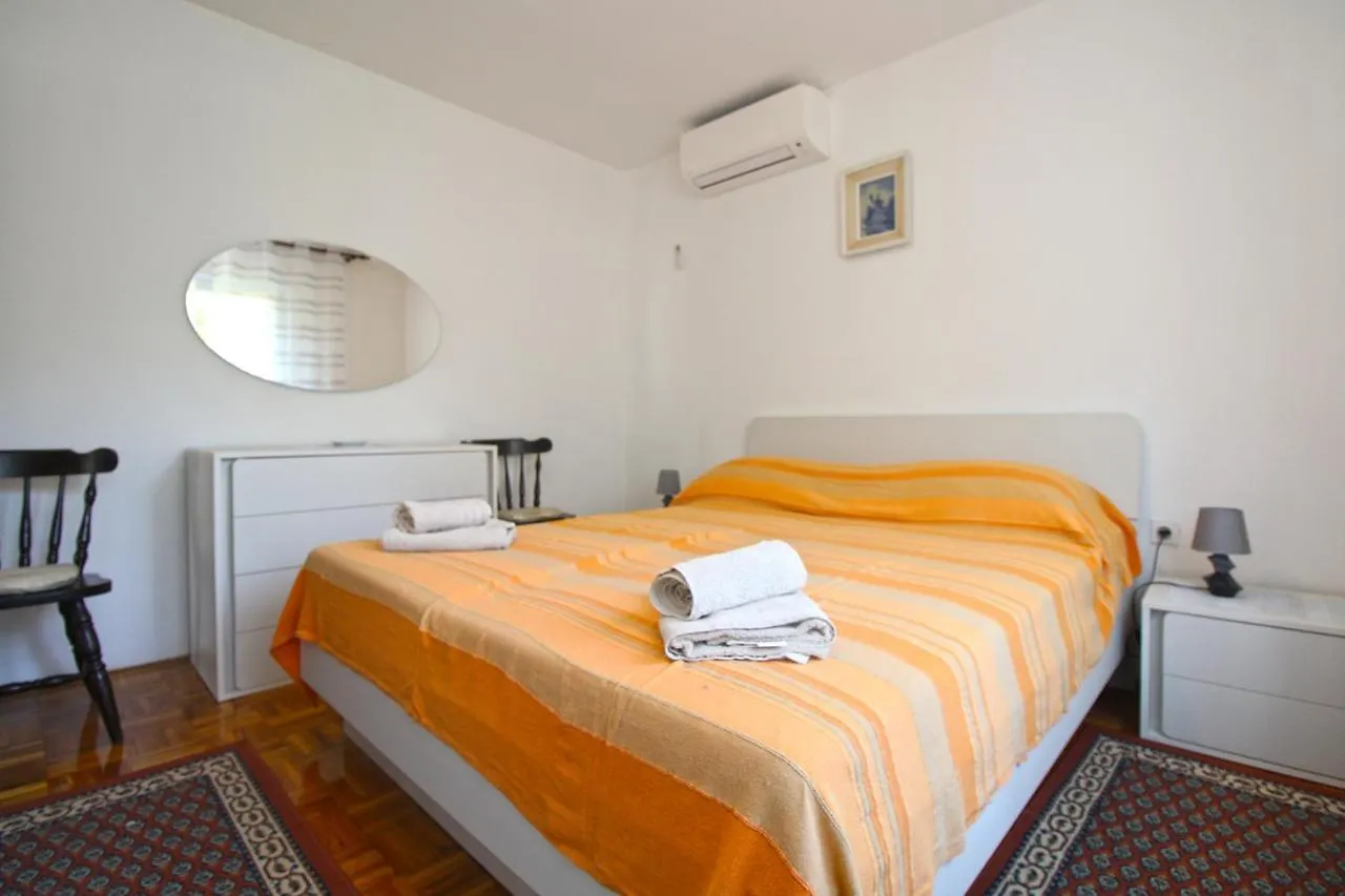 Apartments Marija 1198 Banjole Croatia