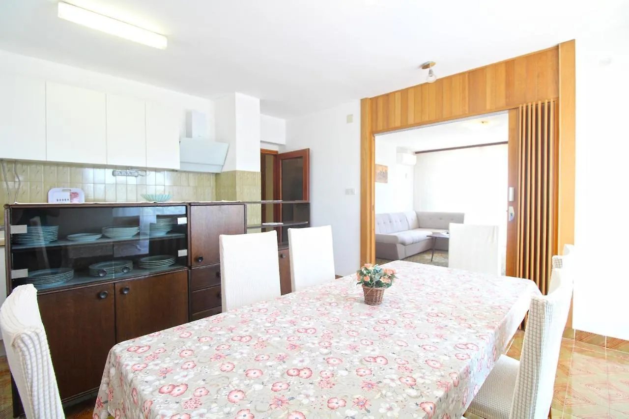 Apartments Marija 1198 Banjole