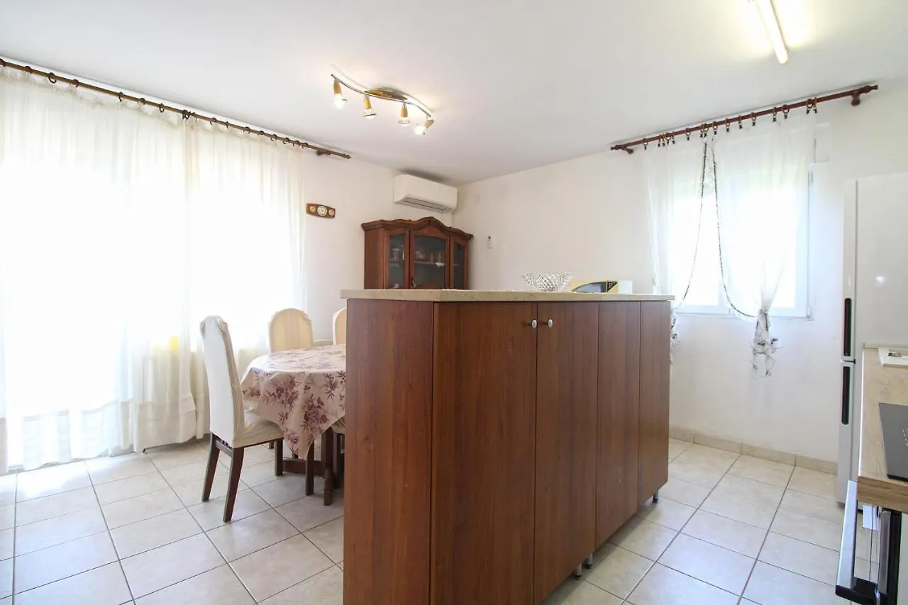 Apartments Marija 1198 Banjole