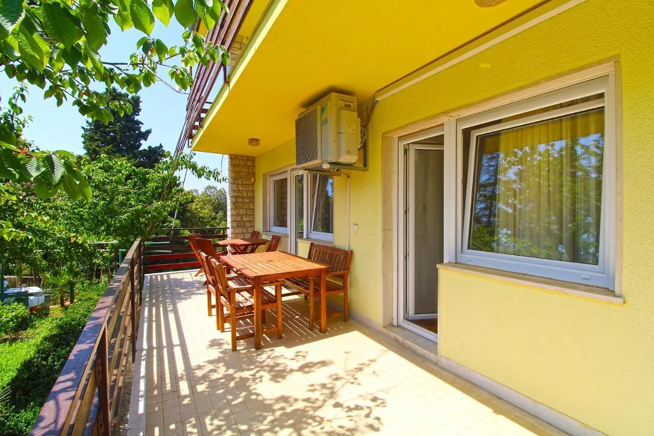 Apartments Marija 1198 Banjole 0*,  Croatia