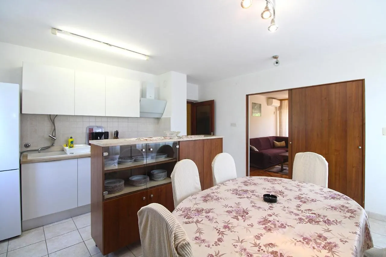 Apartments Marija 1198 Banjole Croatia