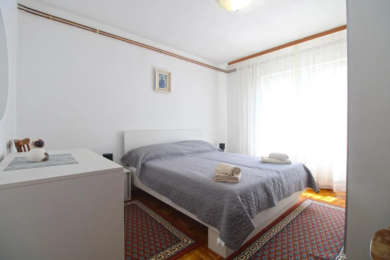 Apartments Marija 1198 Banjole