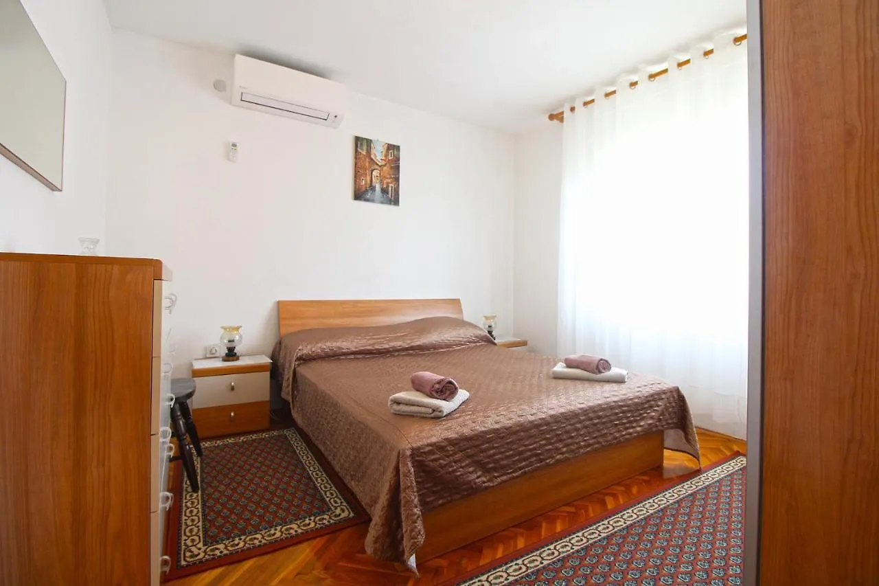 Apartments Marija 1198 Banjole