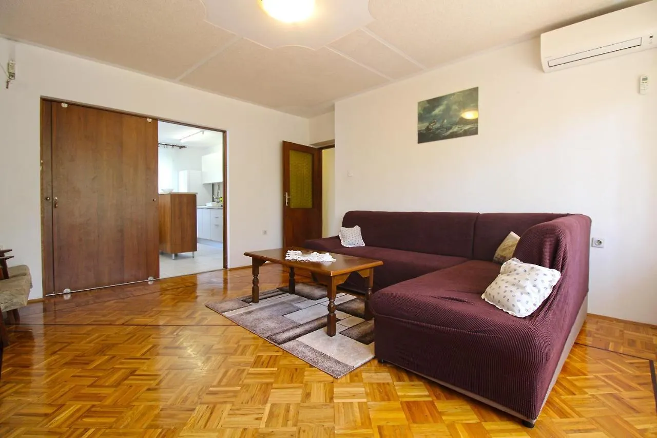 Apartments Marija 1198 Banjole Croatia