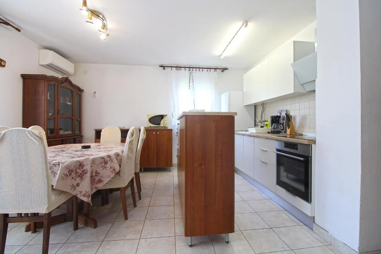 Apartments Marija 1198 Banjole