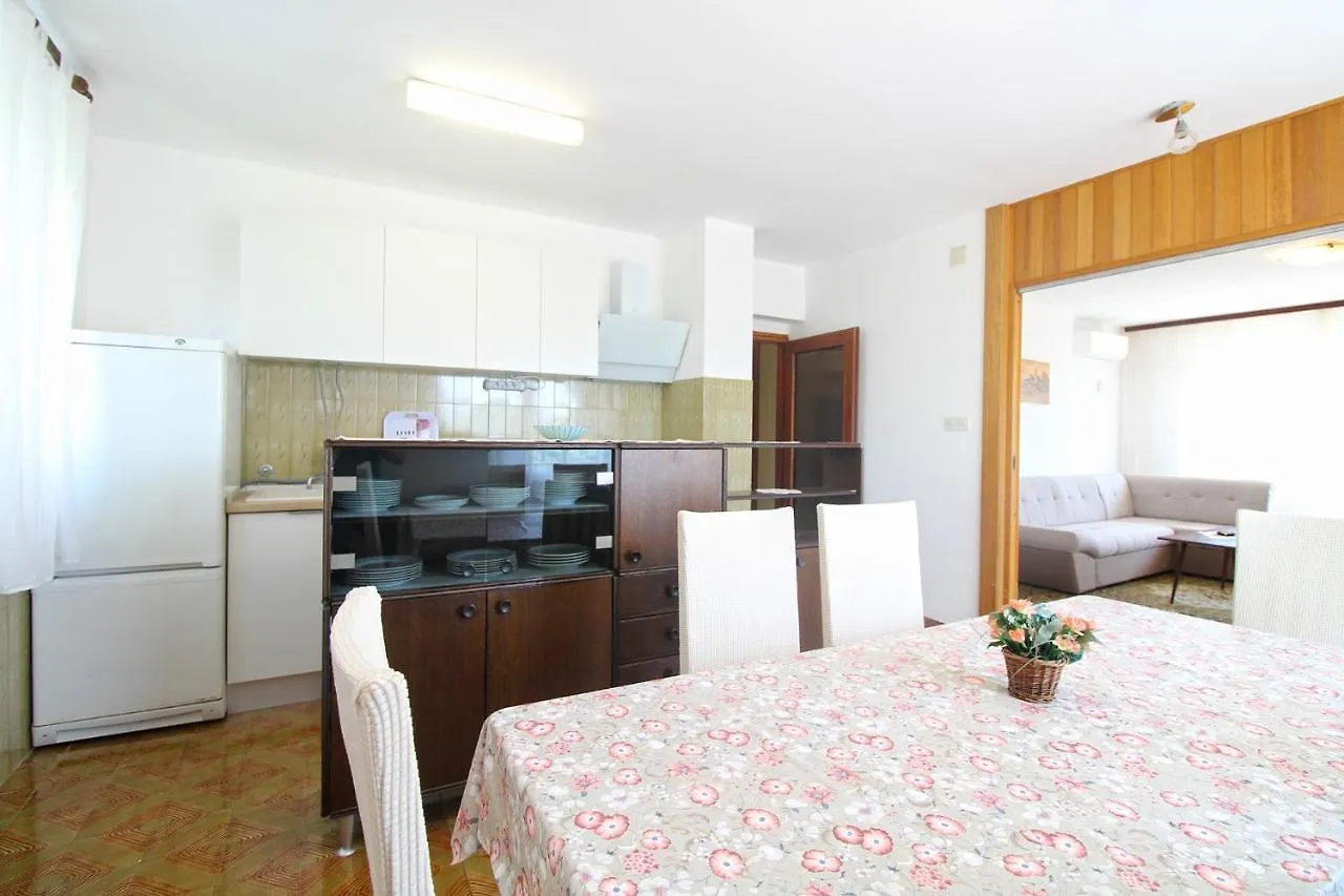 Apartments Marija 1198 Banjole