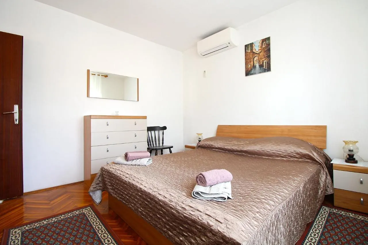 Apartments Marija 1198 Banjole